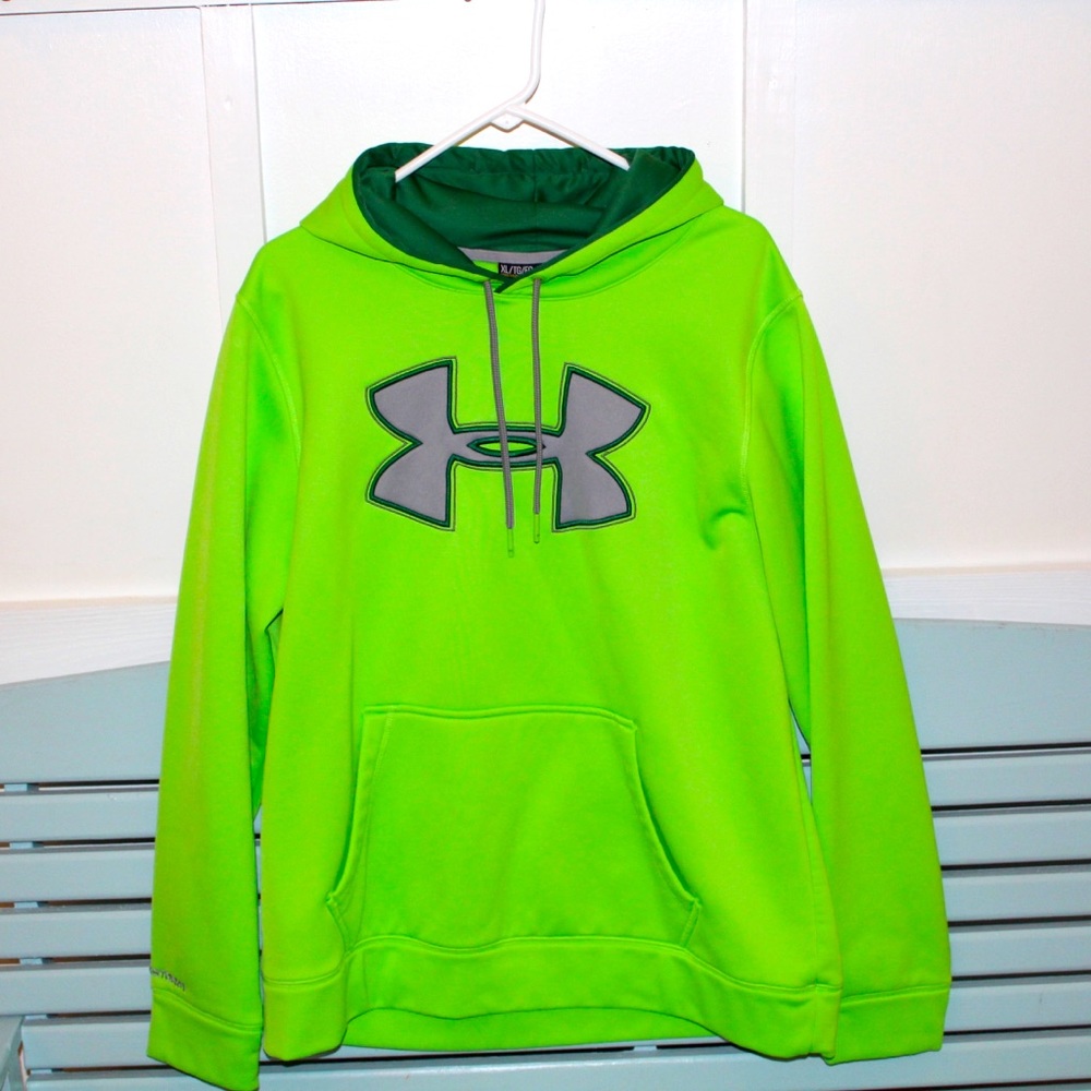 XL Under Armour storm hoodie